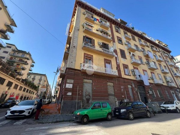 locale commerciale in vendita a Napoli