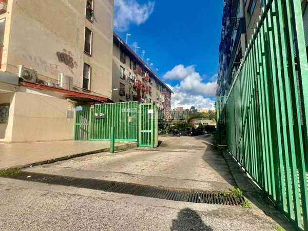 appartamento in vendita a Napoli in zona Fuorigrotta