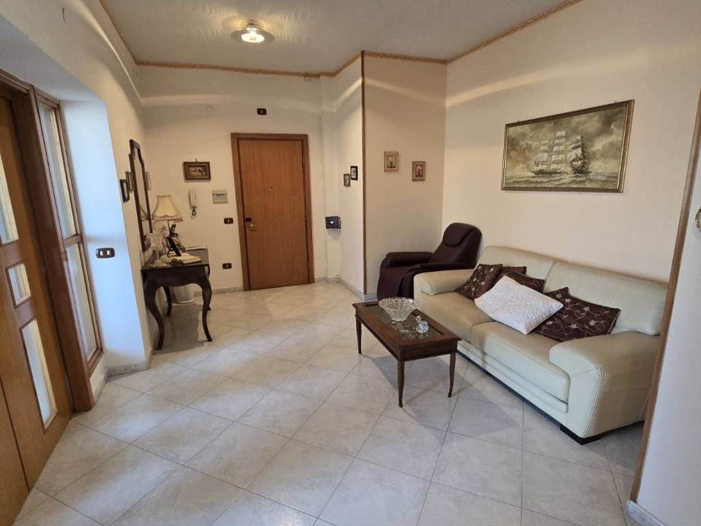 appartamento in vendita a Napoli in zona Barra