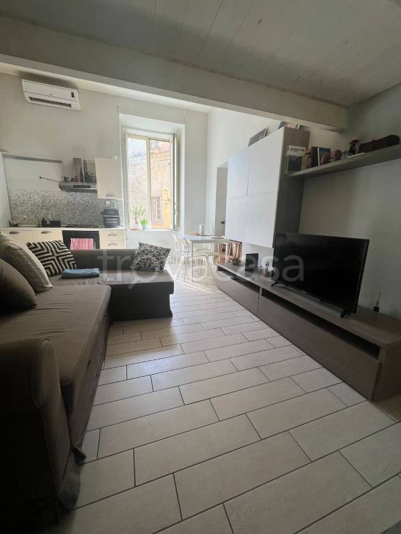 appartamento in vendita a Napoli in zona San Carlo all'Arena