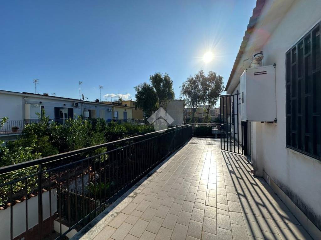 casa indipendente in vendita a Napoli in zona Ponticelli