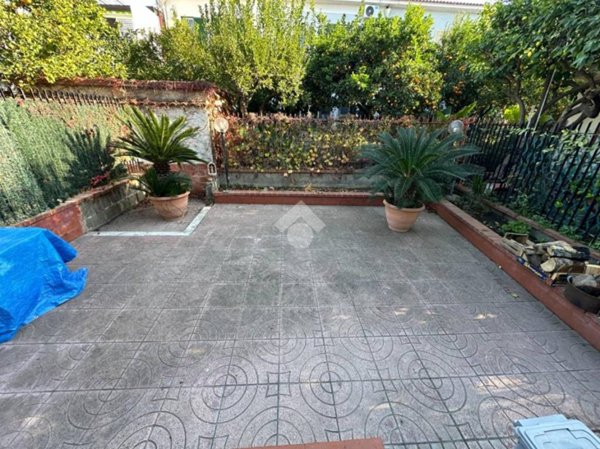 casa indipendente in vendita a Napoli in zona Ponticelli
