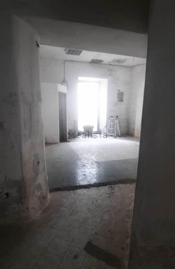 appartamento in vendita a Napoli in zona Chiaia