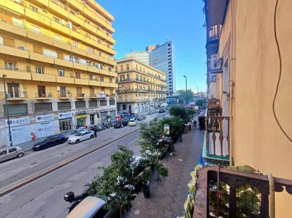 appartamento in vendita a Napoli in zona Vicaria