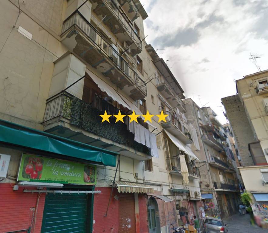 appartamento in vendita a Napoli in zona Pendino / San Giuseppe