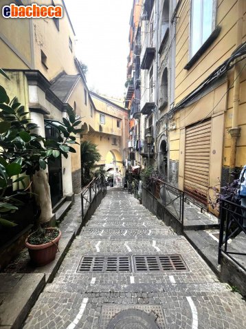 appartamento in vendita a Napoli in zona San Ferdinando