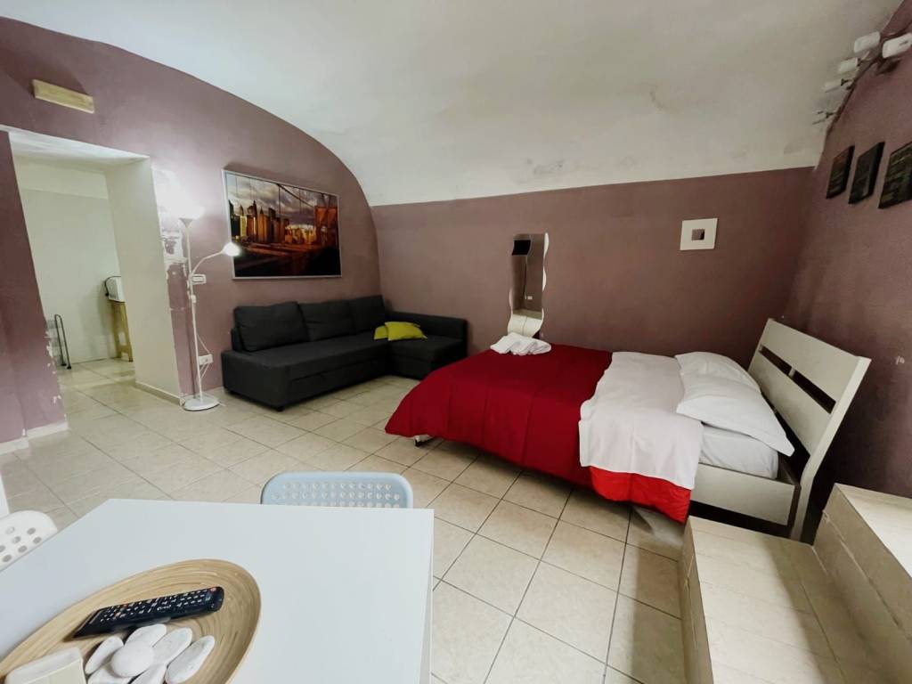appartamento in vendita a Napoli in zona Chiaia