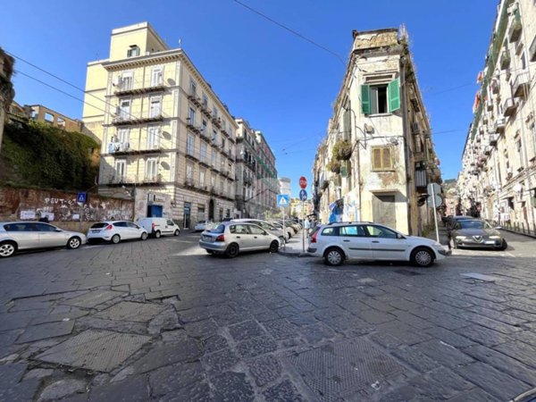 appartamento in vendita a Napoli in zona San Lorenzo