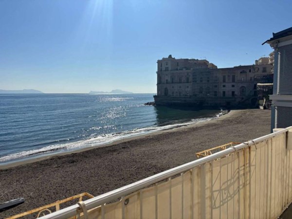 appartamento in vendita a Napoli in zona Posillipo