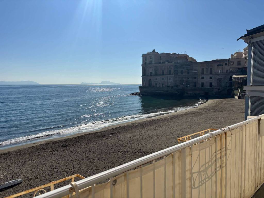 appartamento in vendita a Napoli in zona Posillipo