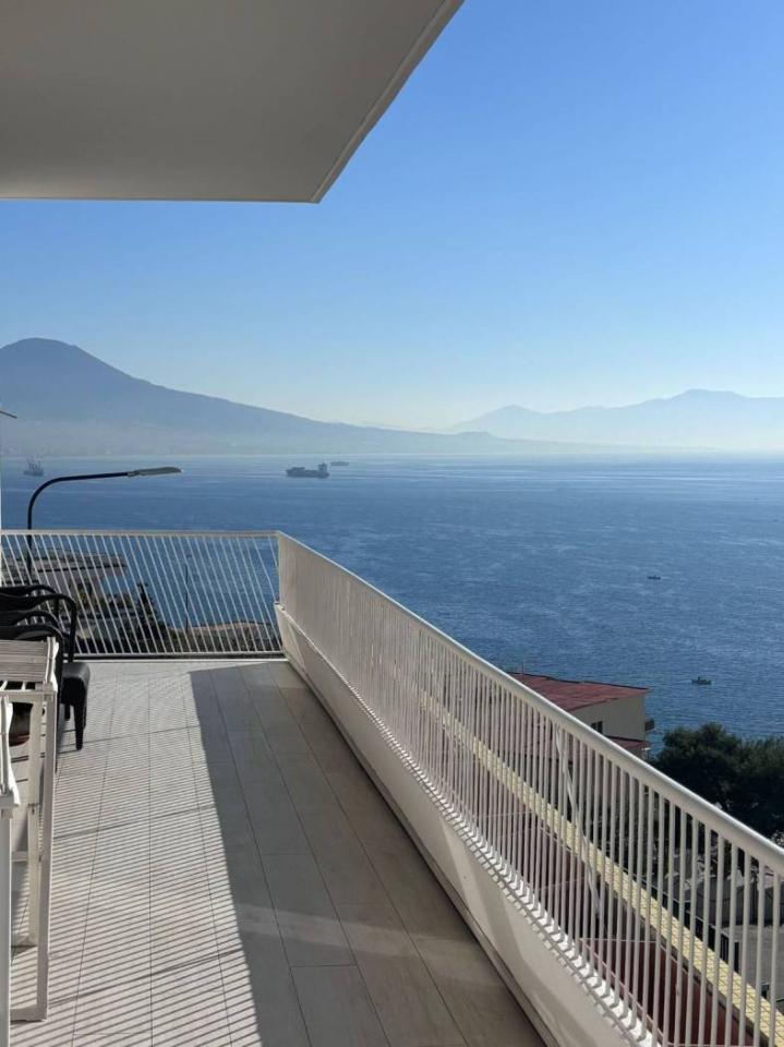 appartamento in vendita a Napoli in zona Posillipo