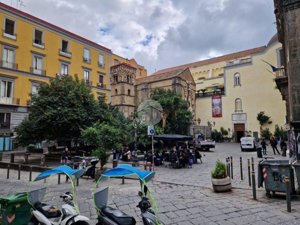 locale commerciale in vendita a Napoli