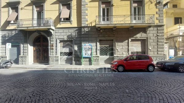 negozio in vendita a Napoli in zona Chiaia