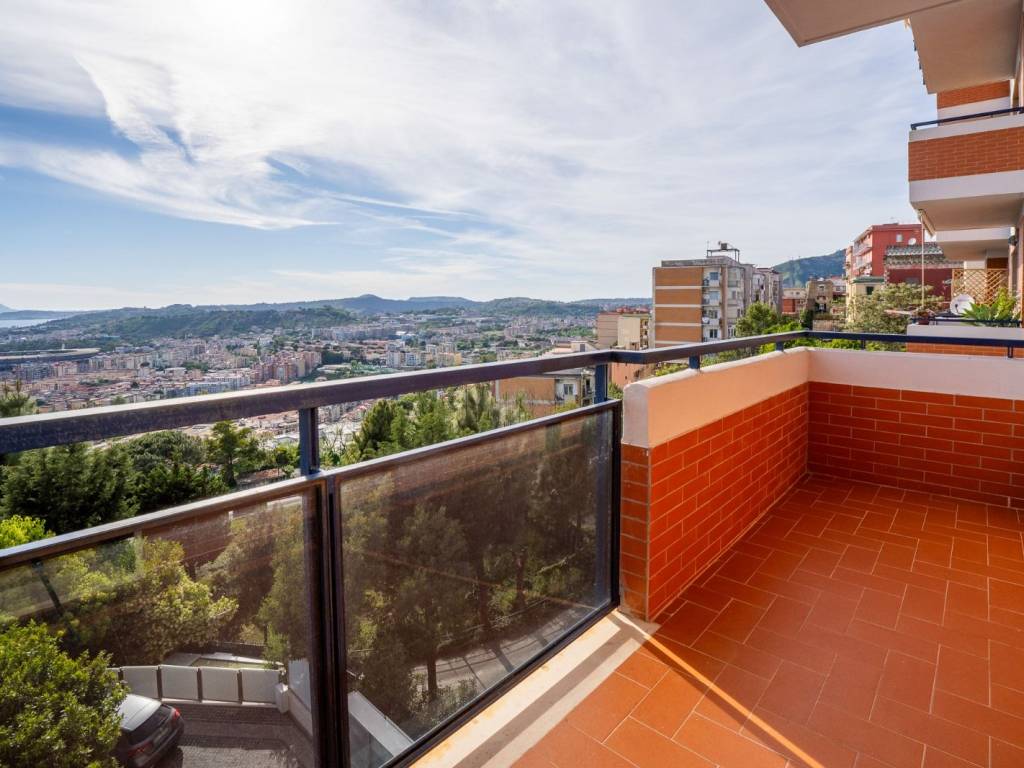 appartamento in vendita a Napoli in zona Posillipo