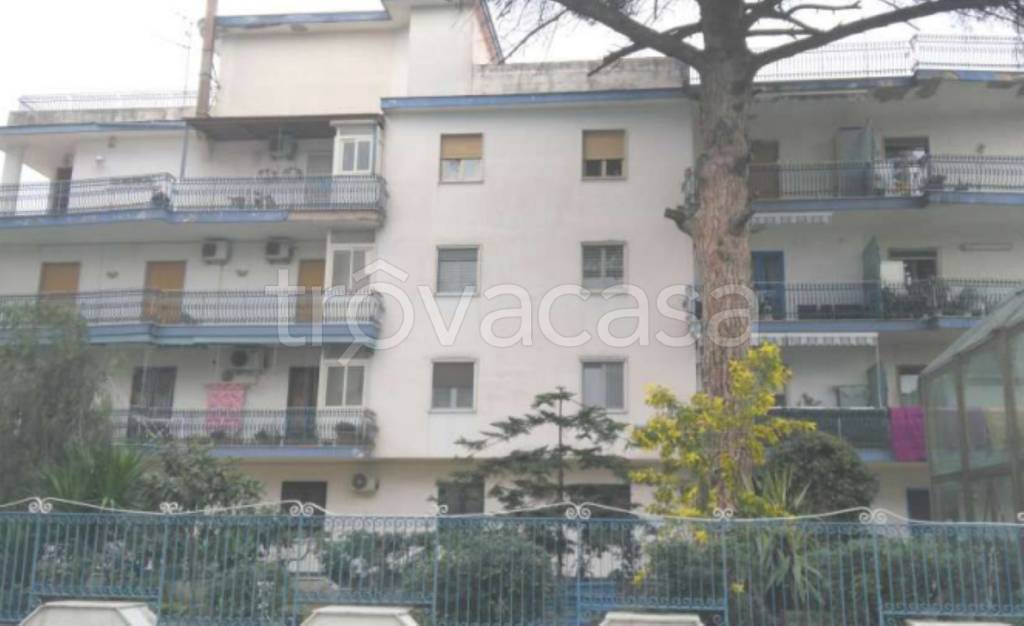 appartamento in vendita a Napoli in zona Barra