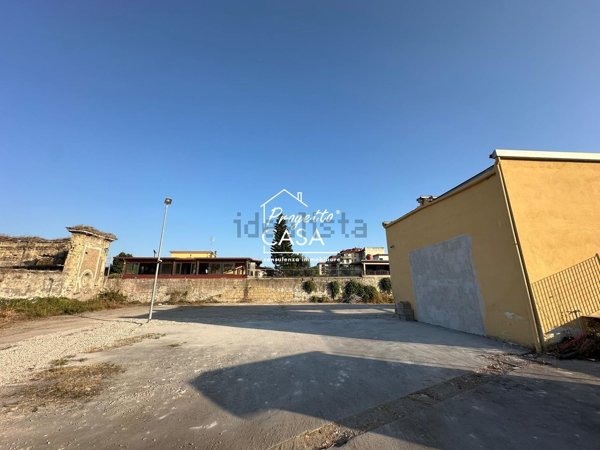 casa indipendente in vendita a Napoli in zona Barra