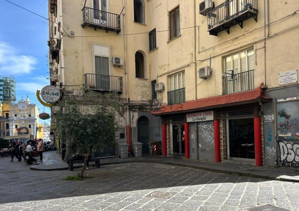 locale commerciale in vendita a Napoli