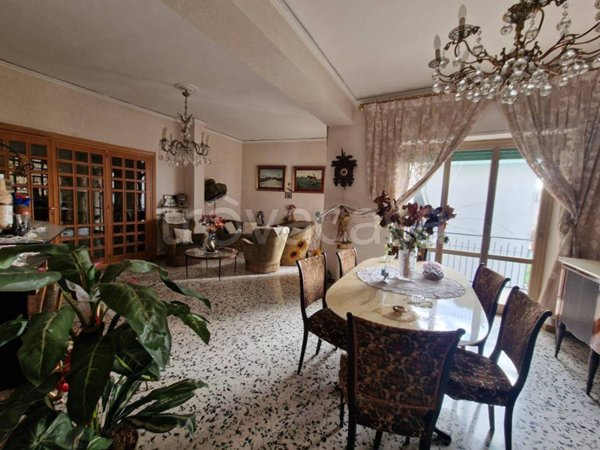appartamento in vendita a Napoli in zona San Carlo all'Arena