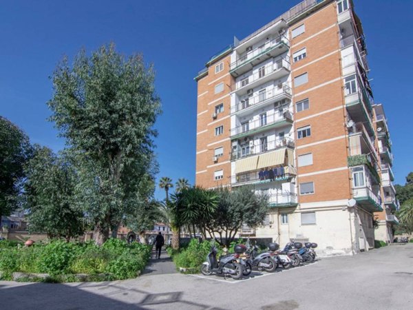 appartamento in vendita a Napoli in zona Vicaria