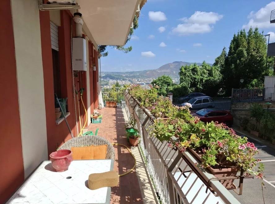 appartamento in vendita a Napoli in zona Posillipo