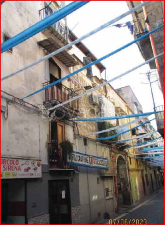 appartamento in vendita a Napoli in zona Barra