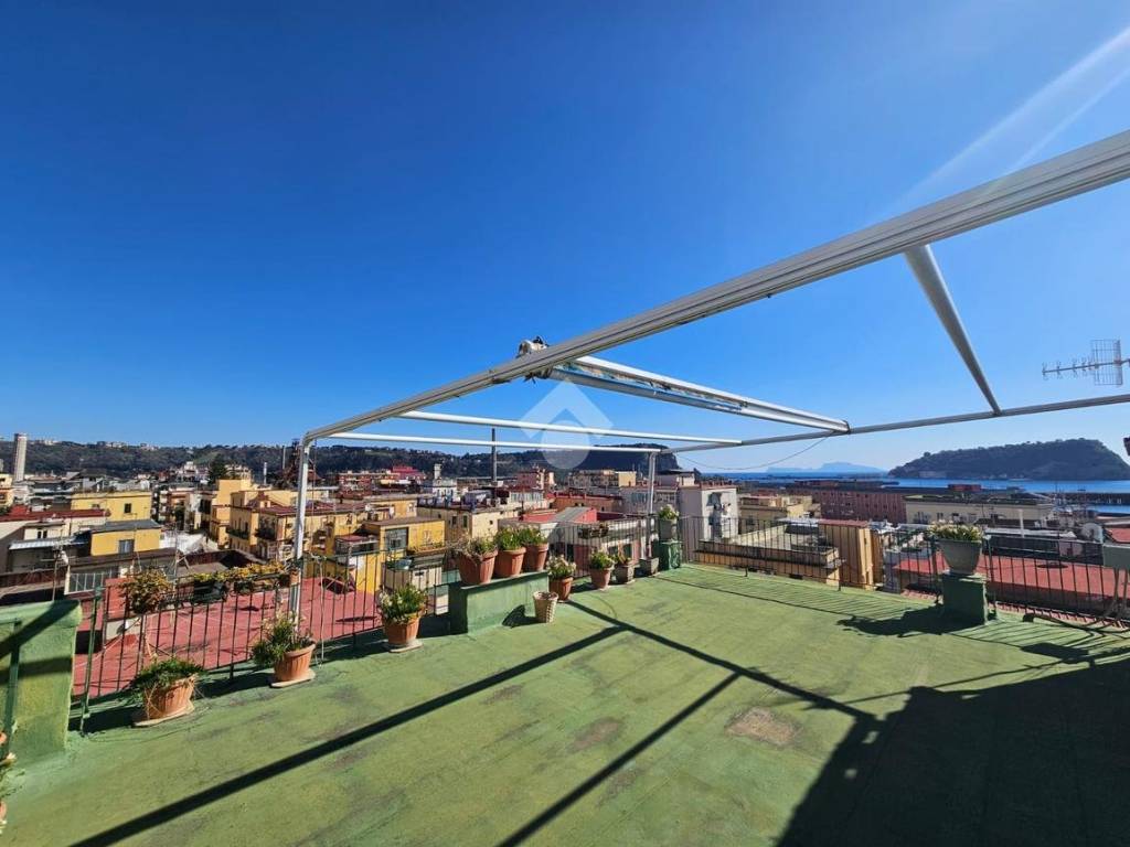 appartamento in vendita a Napoli in zona Bagnoli