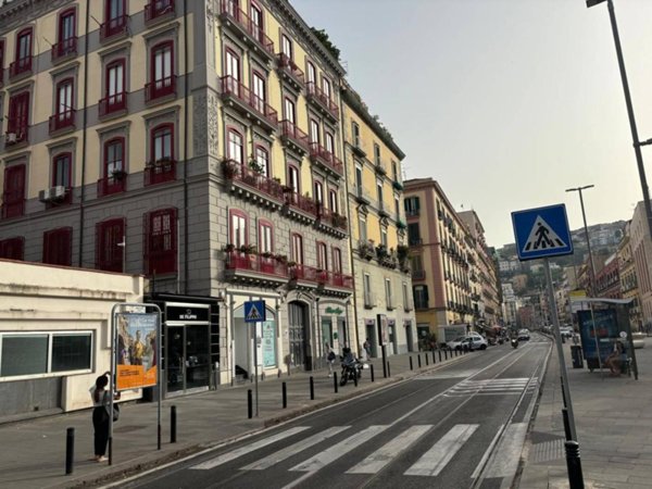 appartamento in vendita a Napoli in zona Chiaia