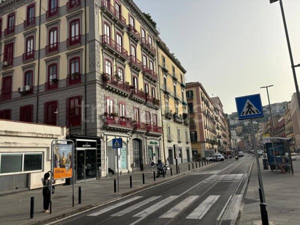 appartamento in vendita a Napoli in zona Chiaia