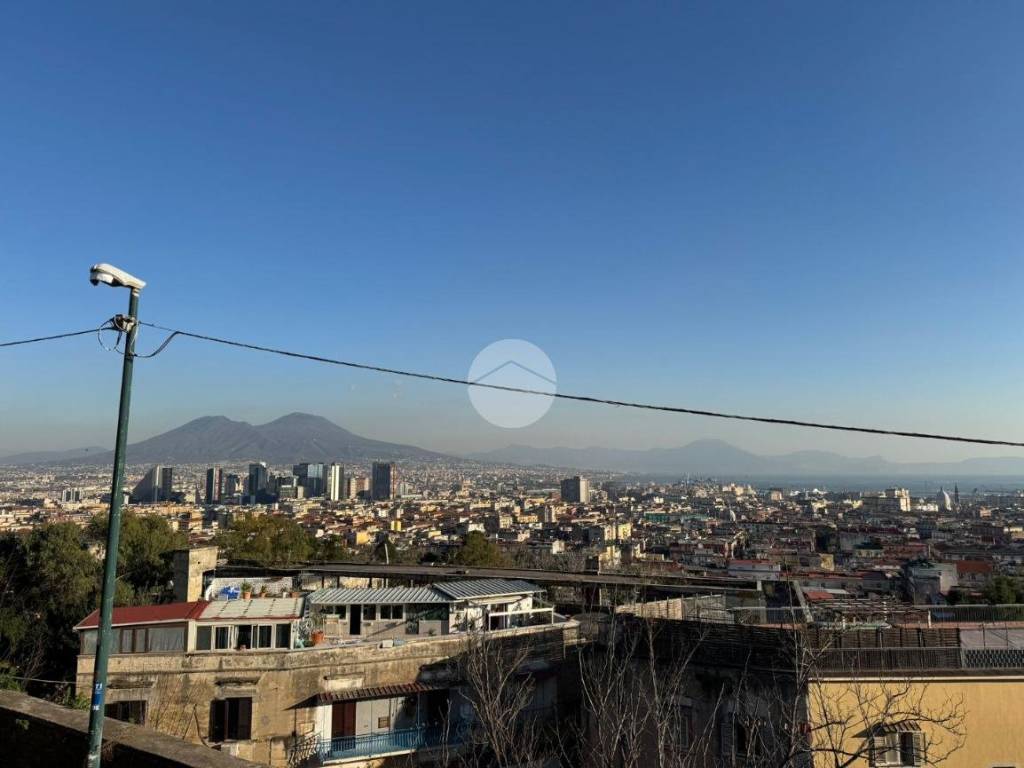 appartamento in vendita a Napoli in zona Stella