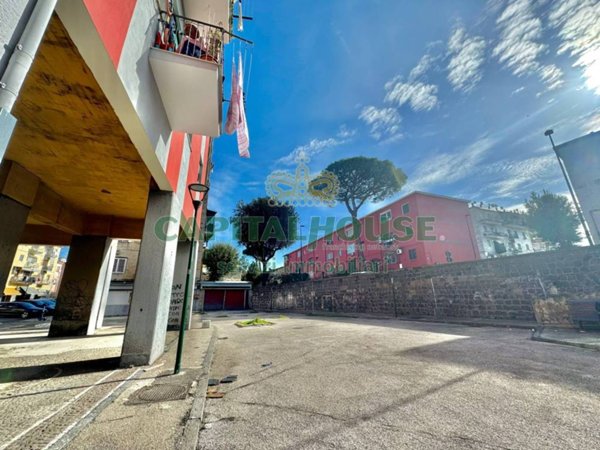 negozio in vendita a Napoli in zona Fuorigrotta