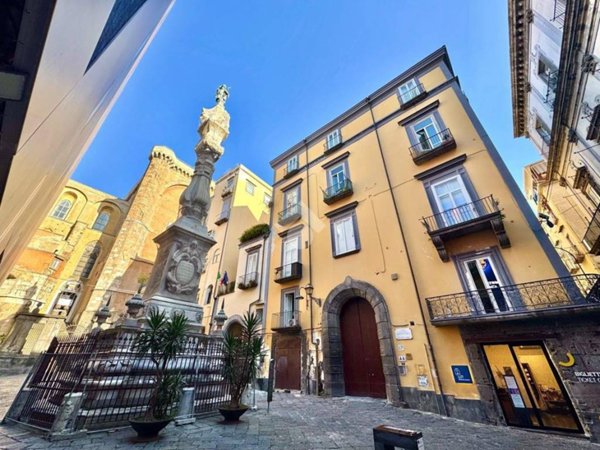 appartamento in vendita a Napoli in zona San Lorenzo