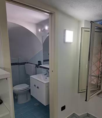 appartamento in vendita a Napoli in zona Chiaia