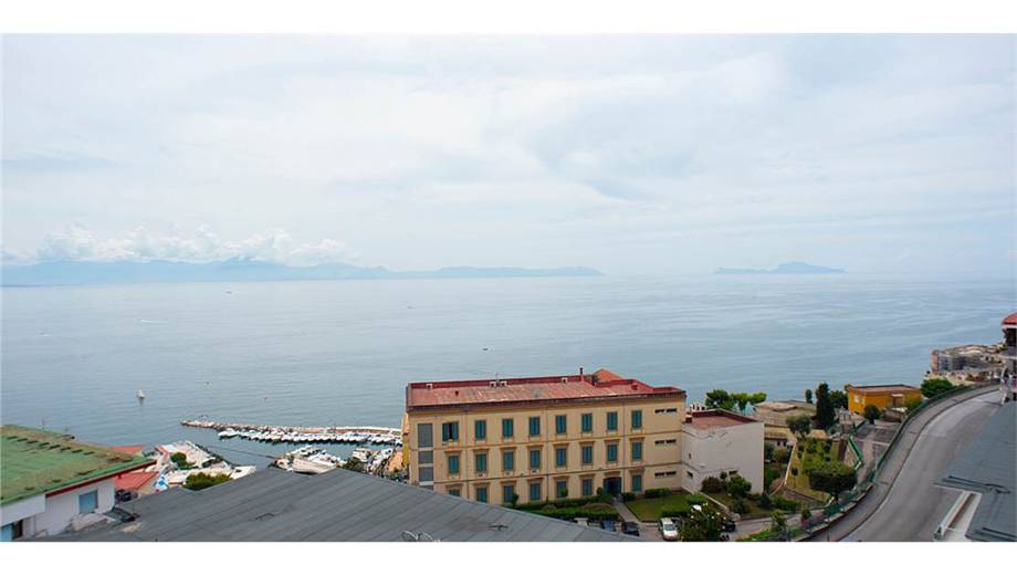 appartamento in vendita a Napoli in zona Posillipo