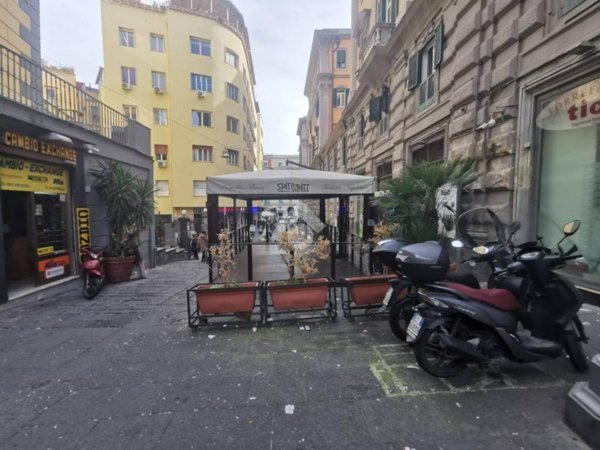 appartamento in vendita a Napoli in zona Porto