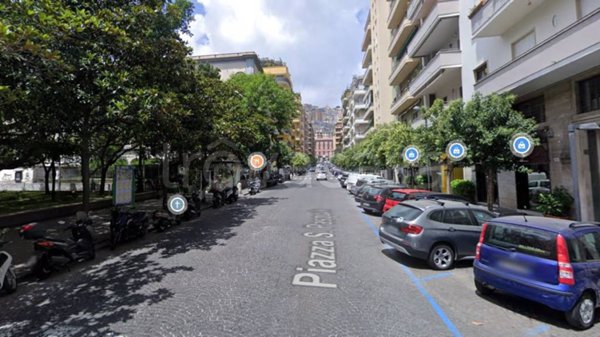 appartamento in vendita a Napoli in zona Chiaia