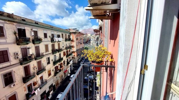 appartamento in vendita a Napoli in zona San Lorenzo