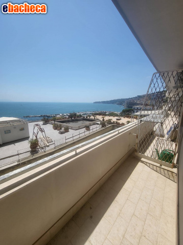 appartamento in vendita a Napoli in zona Chiaia