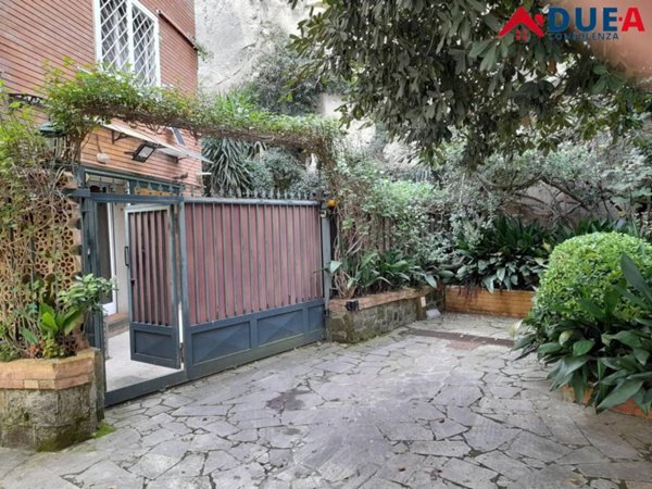 appartamento in vendita a Napoli in zona Posillipo