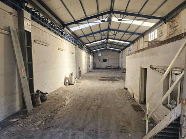 ufficio in vendita a Napoli in zona Bagnoli