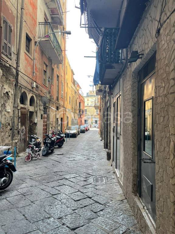 appartamento in vendita a Napoli in zona Pendino / San Giuseppe