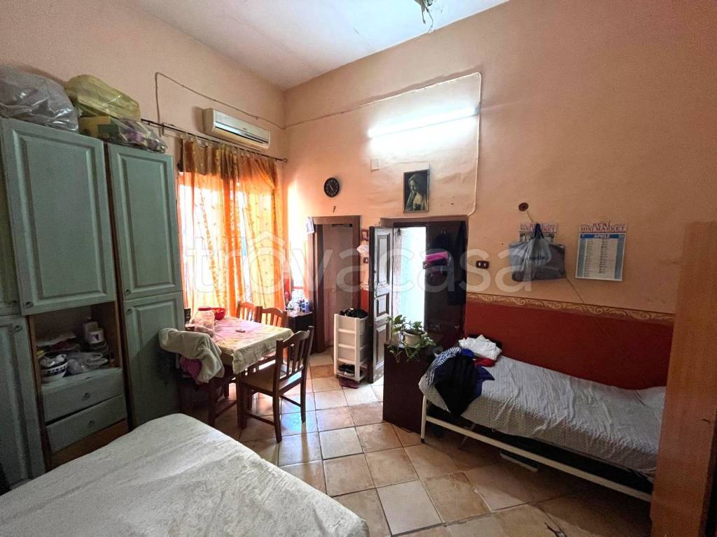 appartamento in vendita a Napoli in zona Pendino / San Giuseppe