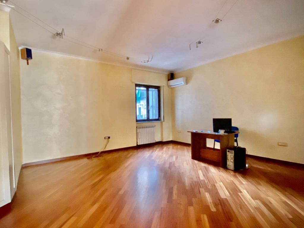 appartamento in vendita a Napoli in zona Soccavo