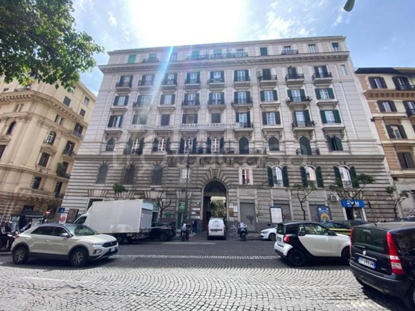 appartamento in vendita a Napoli in zona Porto