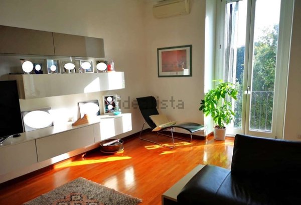 appartamento in vendita a Napoli in zona Chiaia