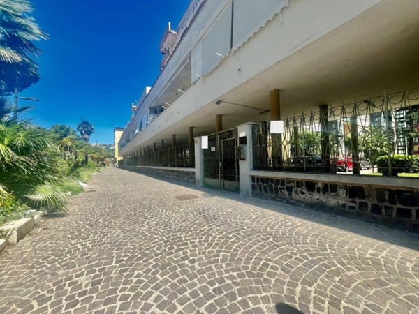 appartamento in vendita a Napoli in zona Fuorigrotta