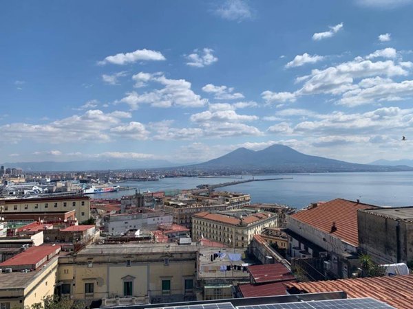appartamento in vendita a Napoli in zona Chiaia