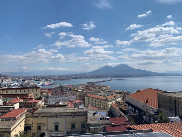 appartamento in vendita a Napoli in zona Chiaia