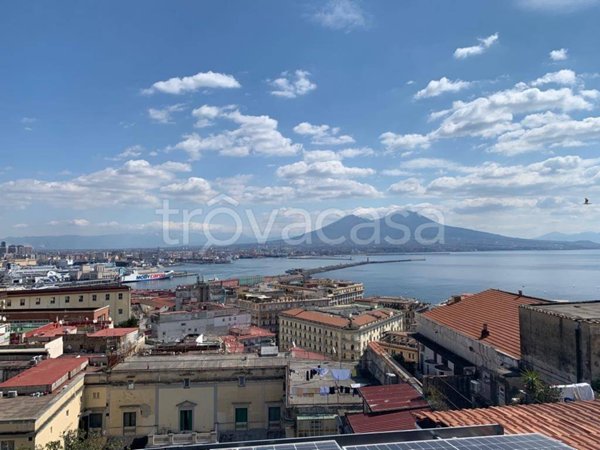 appartamento in vendita a Napoli in zona Chiaia