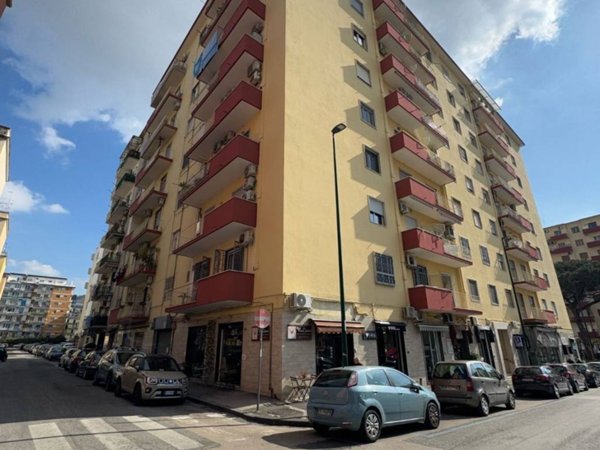 appartamento in vendita a Napoli in zona Fuorigrotta