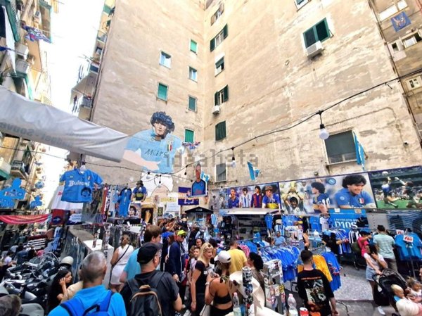 appartamento in vendita a Napoli